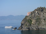 SX19555 Boat arriving at Manarola, Cinque Terre, Italy.jpg